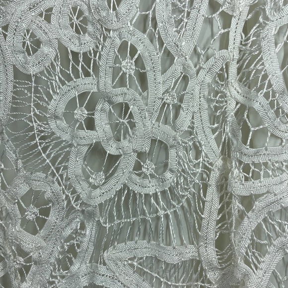 NWT Plaza South White Short Sleeve Round Neck Fishnet Floral Top Womens‎ Sz 6 - Picture 2 of 5